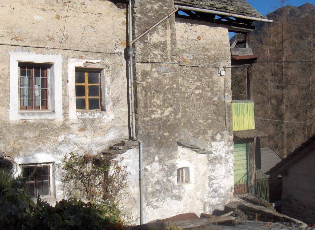 Casa Indipendente in in vendita da privato a Calasca-Castiglione frazione Boretta, 35