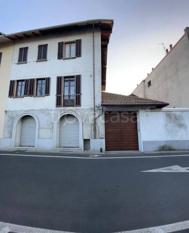 Appartamento in in vendita da privato a Borgomanero viale Don Minzoni, 27