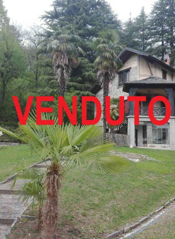 Villa in vendita a Marchirolo via Pradello