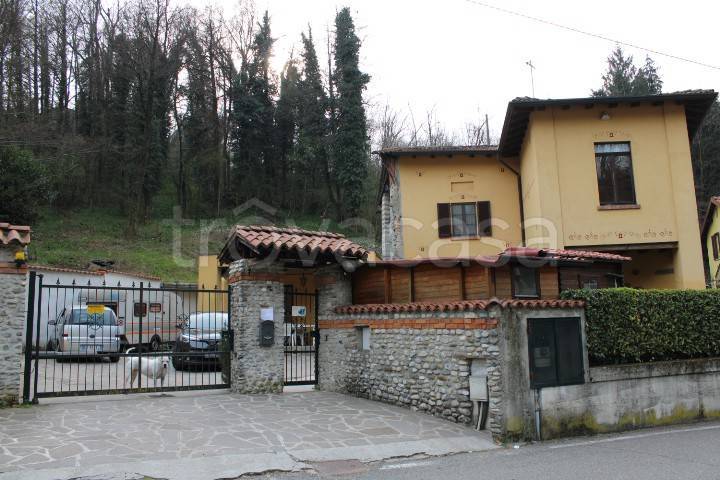 Villa in vendita a Como via Pannilani