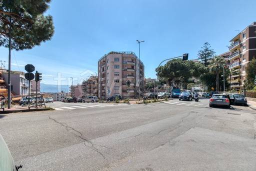 Garage in vendita a Messina viale Regina Margherita, 65