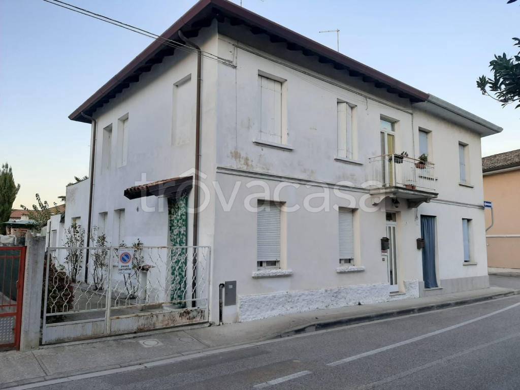 Casa Indipendente in in vendita da privato a San Giorgio di Nogaro via Paolo Diacono, 4