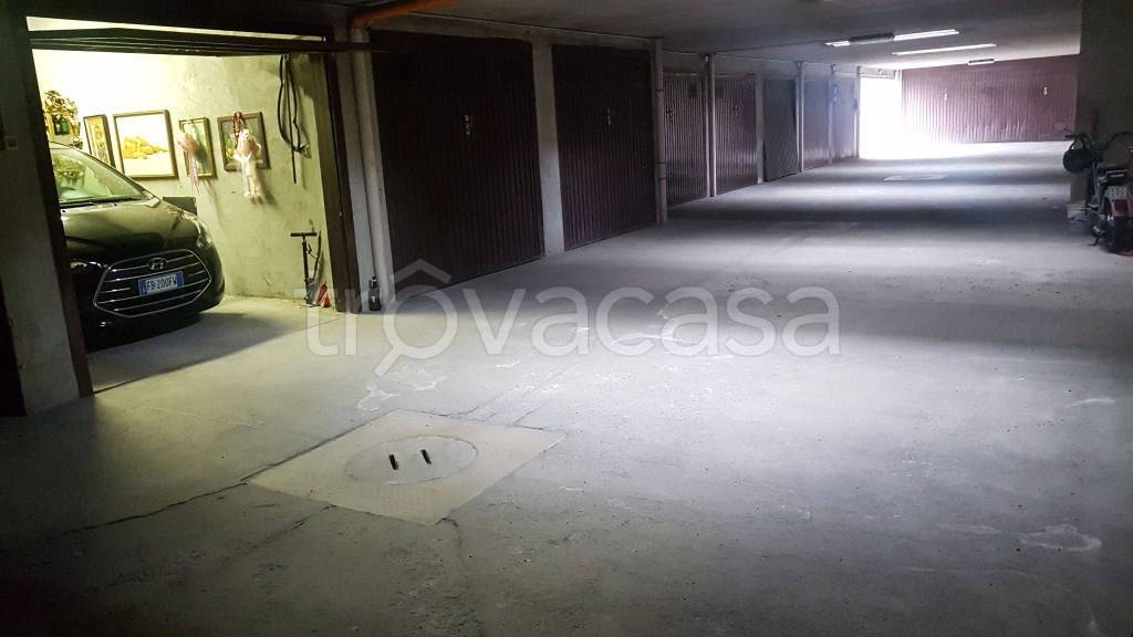 Garage in vendita a Vigevano via Nosotti, 17
