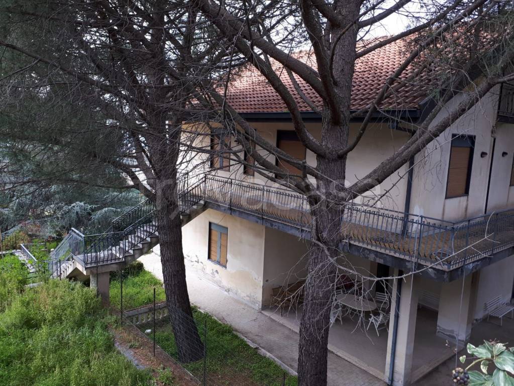 Villa Bifamiliare in in vendita da privato a Ragalna via Madonna del Carmelo, 19