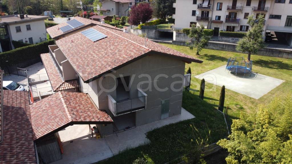 Villa a Schiera in vendita a Credaro via delle Menzane