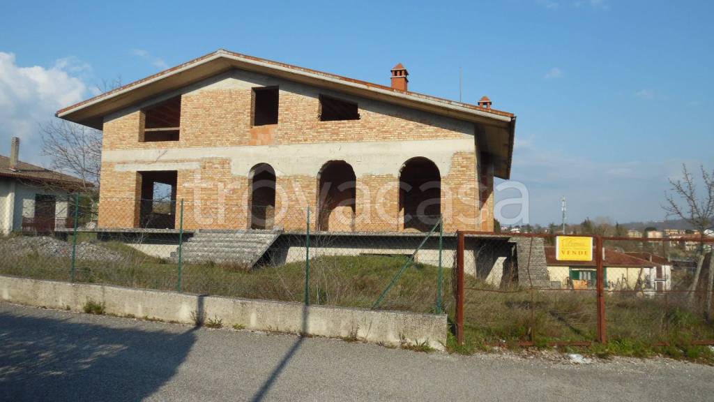 Villa in vendita a Lioni via Querce Nuove