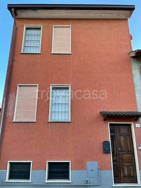 Casa Indipendente in in vendita da privato a Corteolona e Genzone via Roma, 2