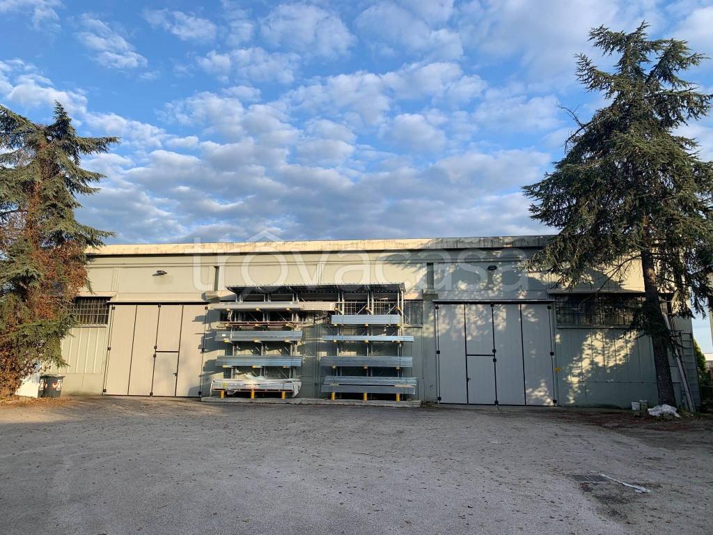 Capannone Industriale in in vendita da privato a Ravenna via Dismano