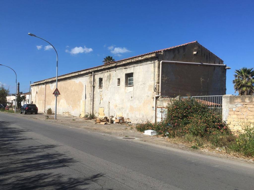 Capannone Industriale in vendita a Palermo via Messina Marine, 580