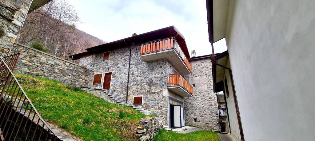 Villa in vendita a Civo frazione Roncaglia Sopra