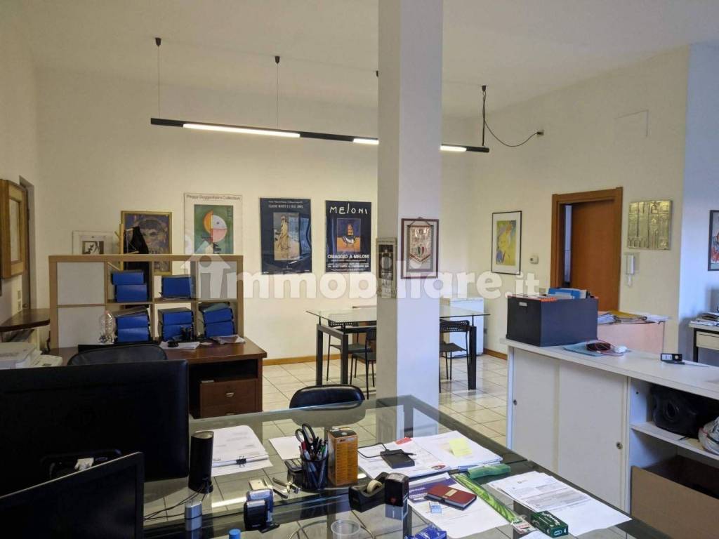 Ufficio in in vendita da privato a Monza via Giuseppe Saverio Mercadante, 11