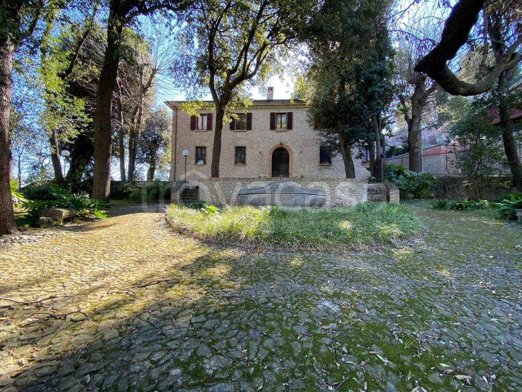 Villa in vendita a Rimini via Covignano, 212