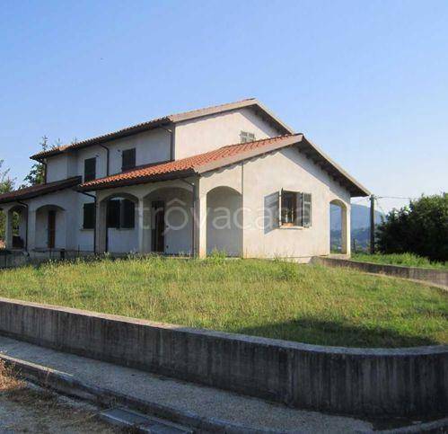 Villa a Schiera in vendita a Licciana Nardi sp70
