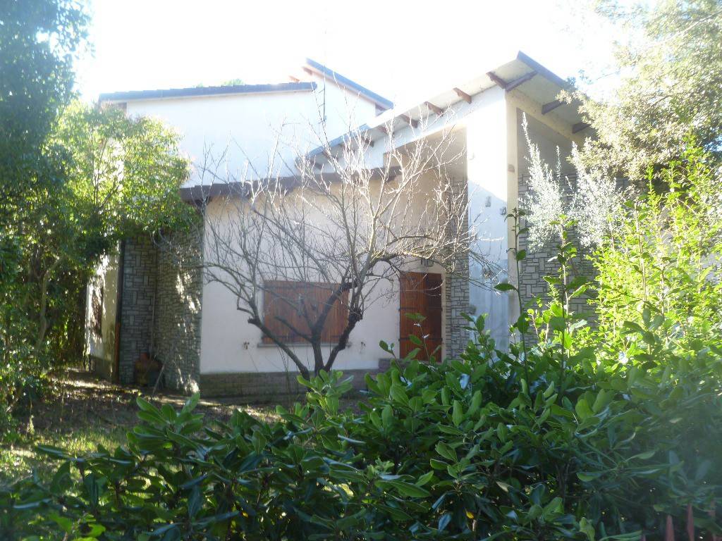 Villa in vendita a Castiglione del Lago via Lungolago