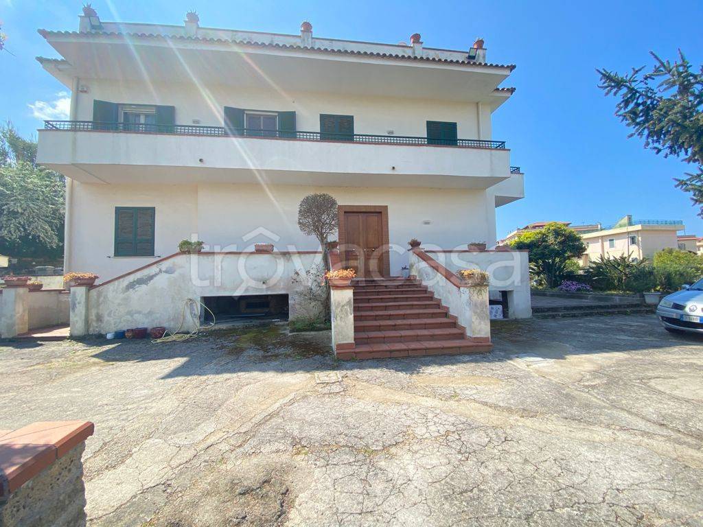Villa Bifamiliare in vendita a Giugliano in Campania via Vicinale Masseria Vecchia