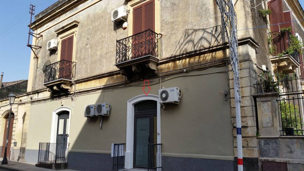 Ufficio in in affitto da privato a San Giovanni la Punta via Roma, 109