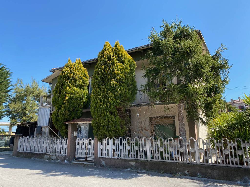 Casa Indipendente in vendita a Loreto via Pietro Mascagni