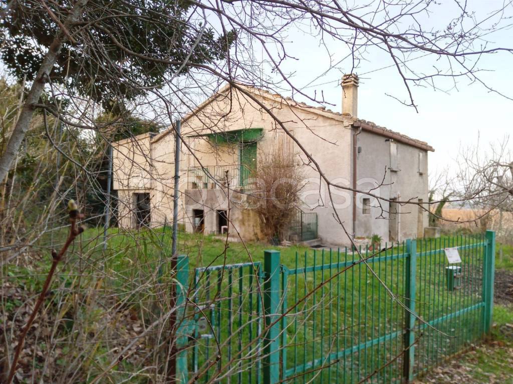 Casale in in vendita da privato a Sant'Ippolito via San Maurizio, 7