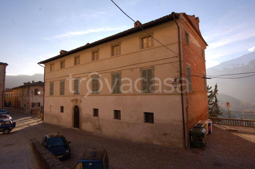 Villa in vendita a Montefortino via s. lucia