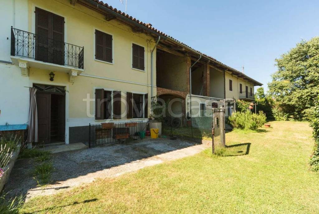 Appartamento in vendita a Cerreto d'Asti strada Borgata Monina, 7