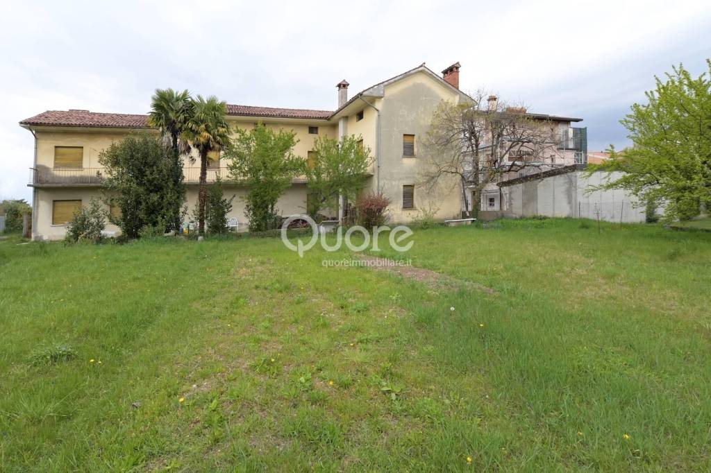 Casa Indipendente in vendita a Udine via delle acque, 107