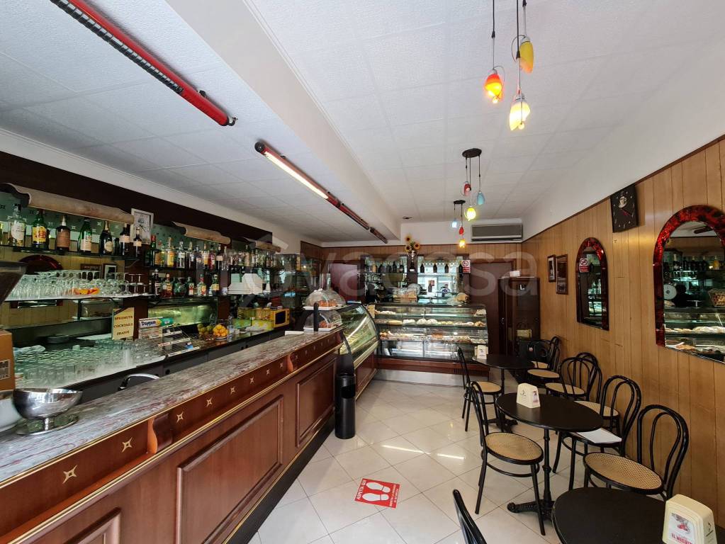 Bar in vendita a Sinagra via Vittorio Veneto, 52