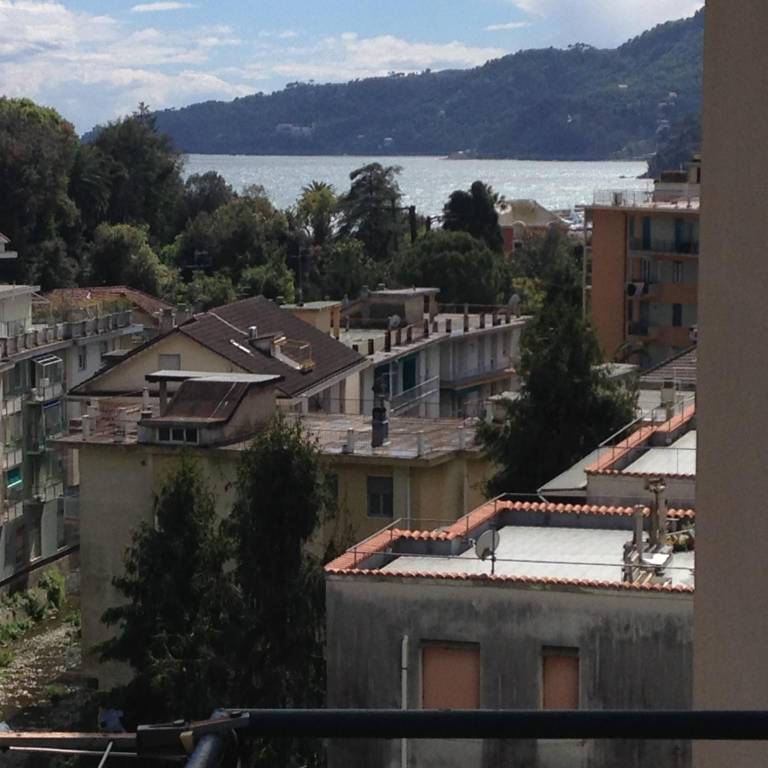 Appartamento in vendita a Rapallo via Aurelio Baisi, 14