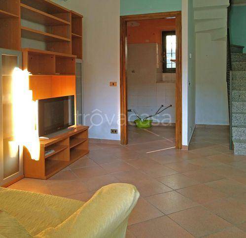 Casa Indipendente in vendita a Fara Novarese via Cavour