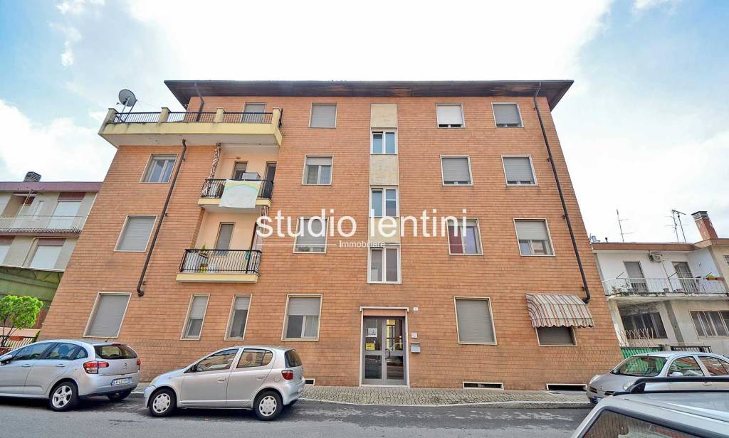 Appartamento in vendita a Casale Monferrato via Fratelli Lenti