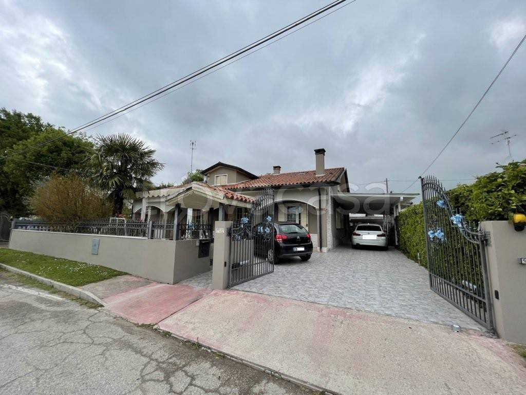 Villa in vendita a Venezia via Giuseppe Marcuzzo, 32