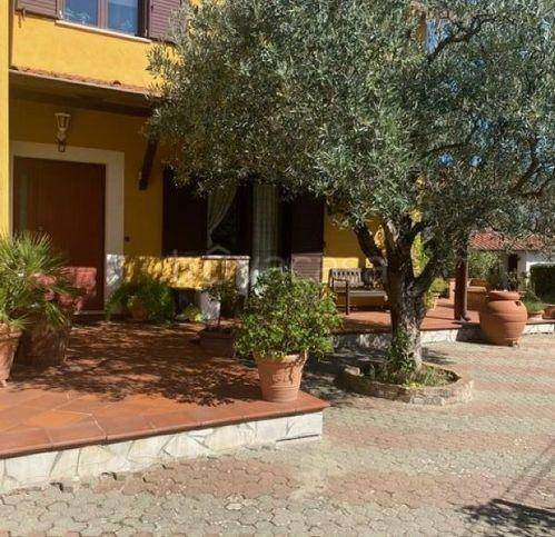 Villa in vendita a Dipignano via San Francesco d'Assisi