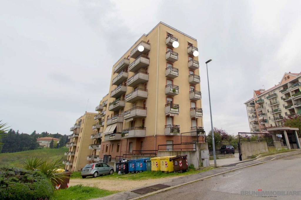 Appartamento in vendita a Ortona via Nino Baccile, 8