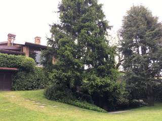 Villa bifamiliare in in vendita da privato a mariano comense via giovanni segantini, 47