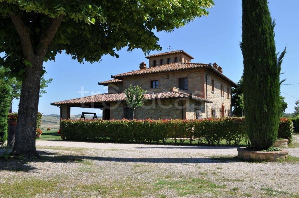 Casale in vendita a Castiglione del Lago via Bassa