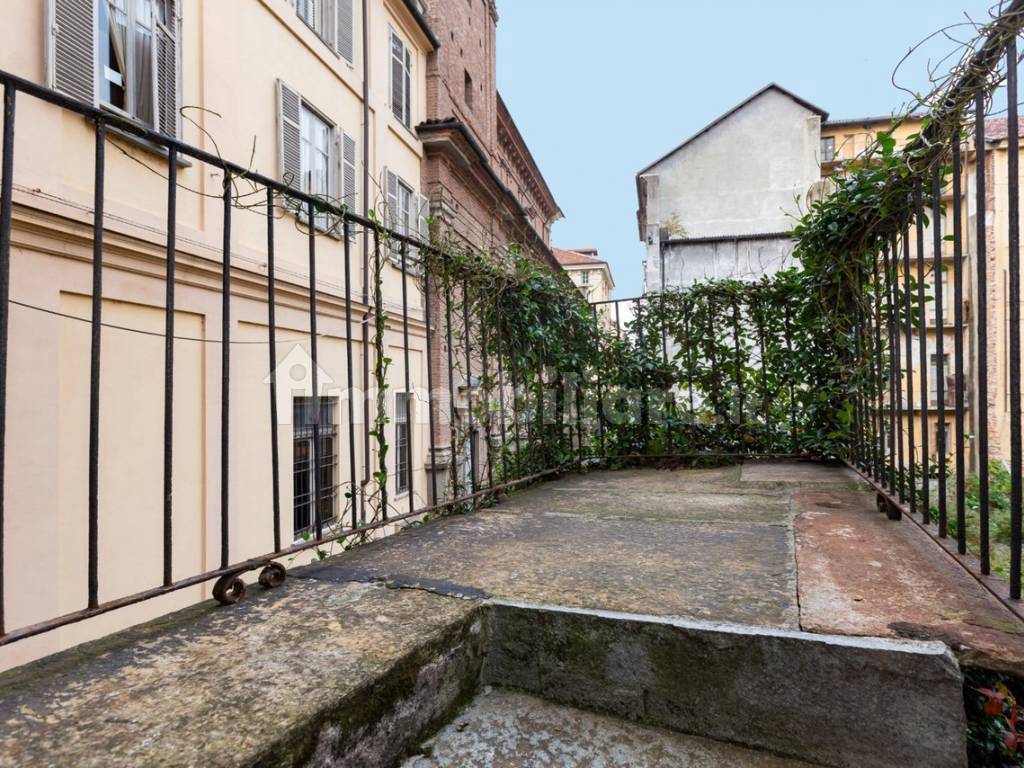 Appartamento in vendita a Torino via Giuseppe Barbaroux, 28
