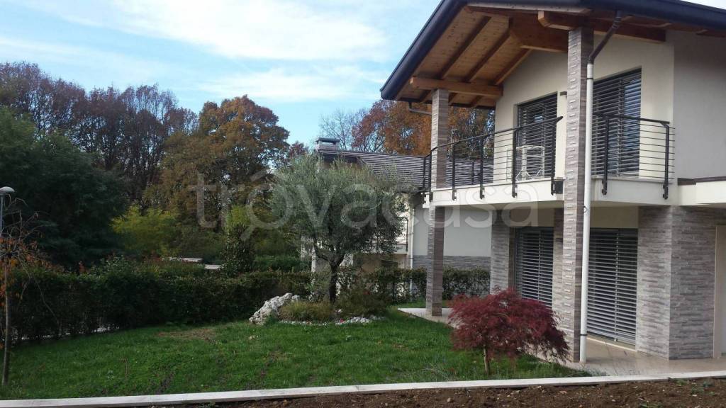 Villa Bifamiliare in vendita a Lentate sul Seveso via per Mariano