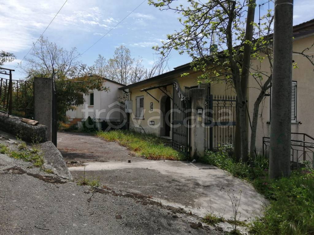 Villa in vendita a Castelfranci contrada Coste Fontanelle