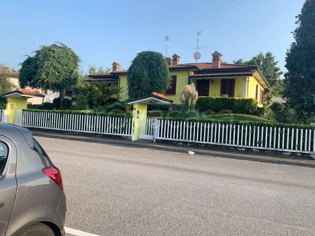 Villa in in vendita da privato ad Arzago d'Adda via delle Fontanelle, 9