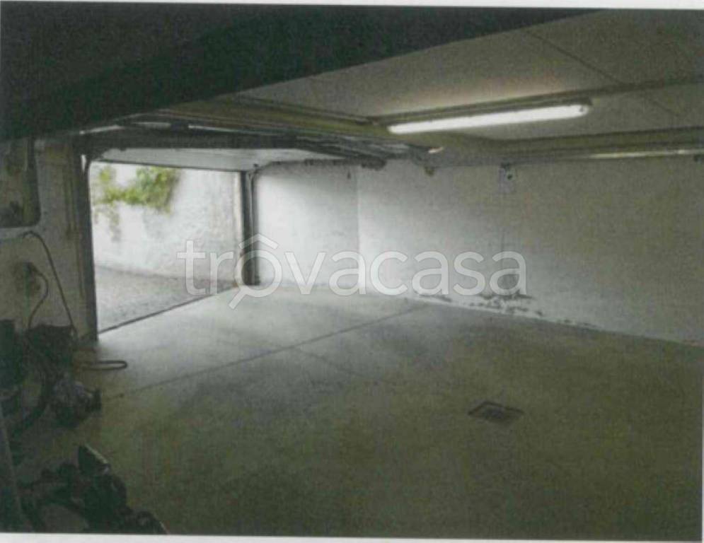 Garage in vendita a Verona via Monte Recamao