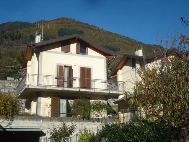 Villa in vendita a Berbenno di Valtellina via Cornello, 155