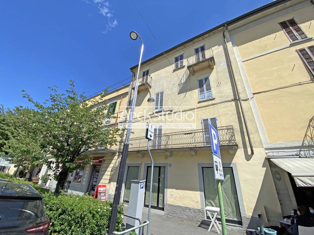 Casa Indipendente in vendita a Cassano d'Adda piazza Giuseppe Garibaldi, 45