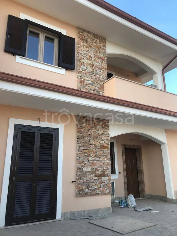 Appartamento in in vendita da privato a Pomezia via Mar Ionio, 15