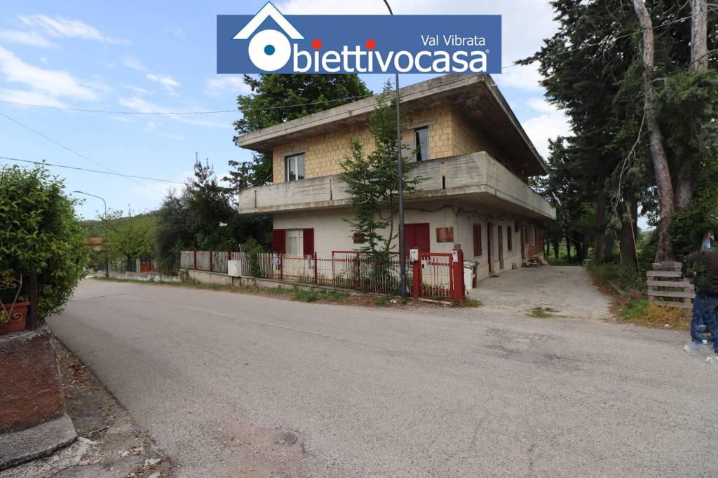 Casa Indipendente in vendita a Sant'Egidio alla Vibrata via dei Mille, 47