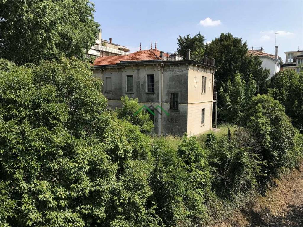Villa in vendita a Bassano del Grappa via Trieste