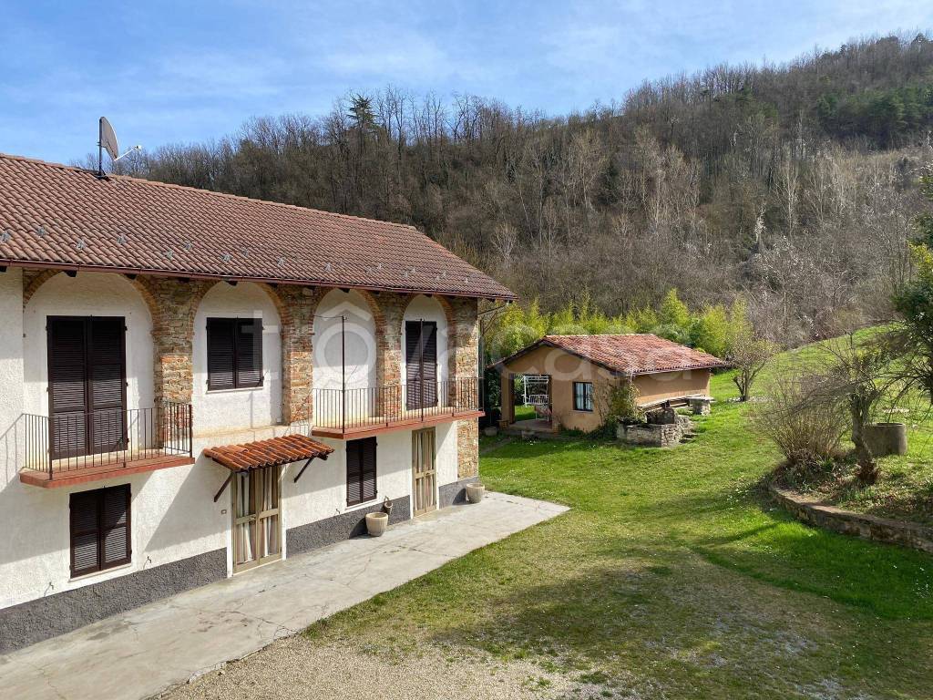 Casa Indipendente in in vendita da privato a Bubbio regione Grassi, 32