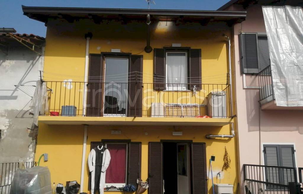Casa Indipendente in vendita a Casalvolone via Giuseppe Mazzini