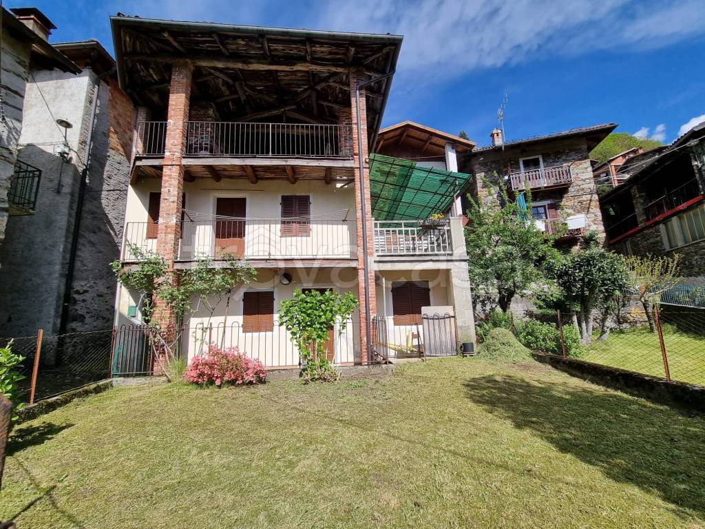 Villa in vendita a Varallo villa Inferiore