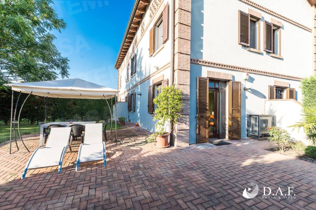 Villa a Schiera in vendita a Castelfranco Emilia via Larga 56/f