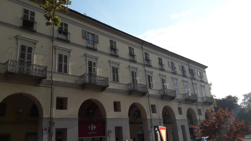 Ufficio in in vendita da privato ad Asti piazza Vittorio Alfieri, 17