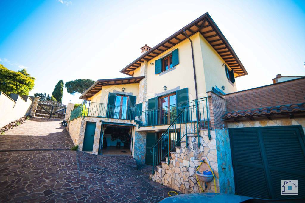 Villa Bifamiliare in vendita a Monte Porzio Catone via Tuscolo